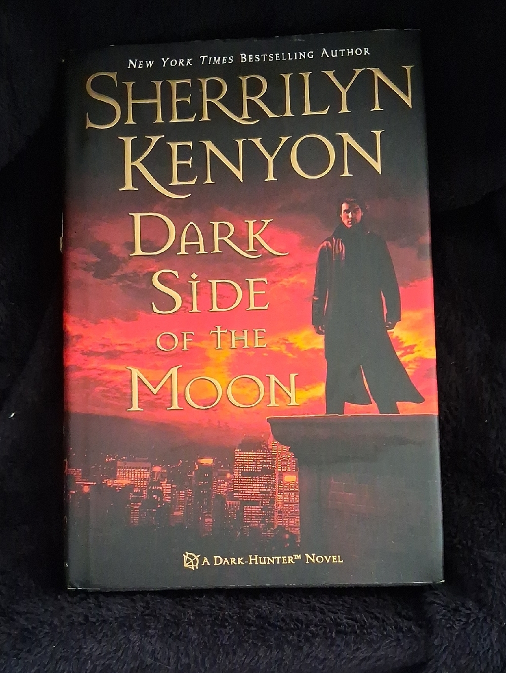 Sherrilyn Kenyon - Dark Side of the Moon (Hardcover)